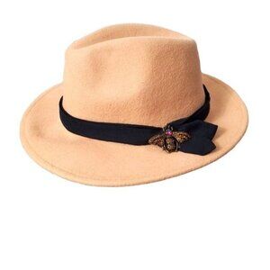 Wool bee adjustable one size hat
